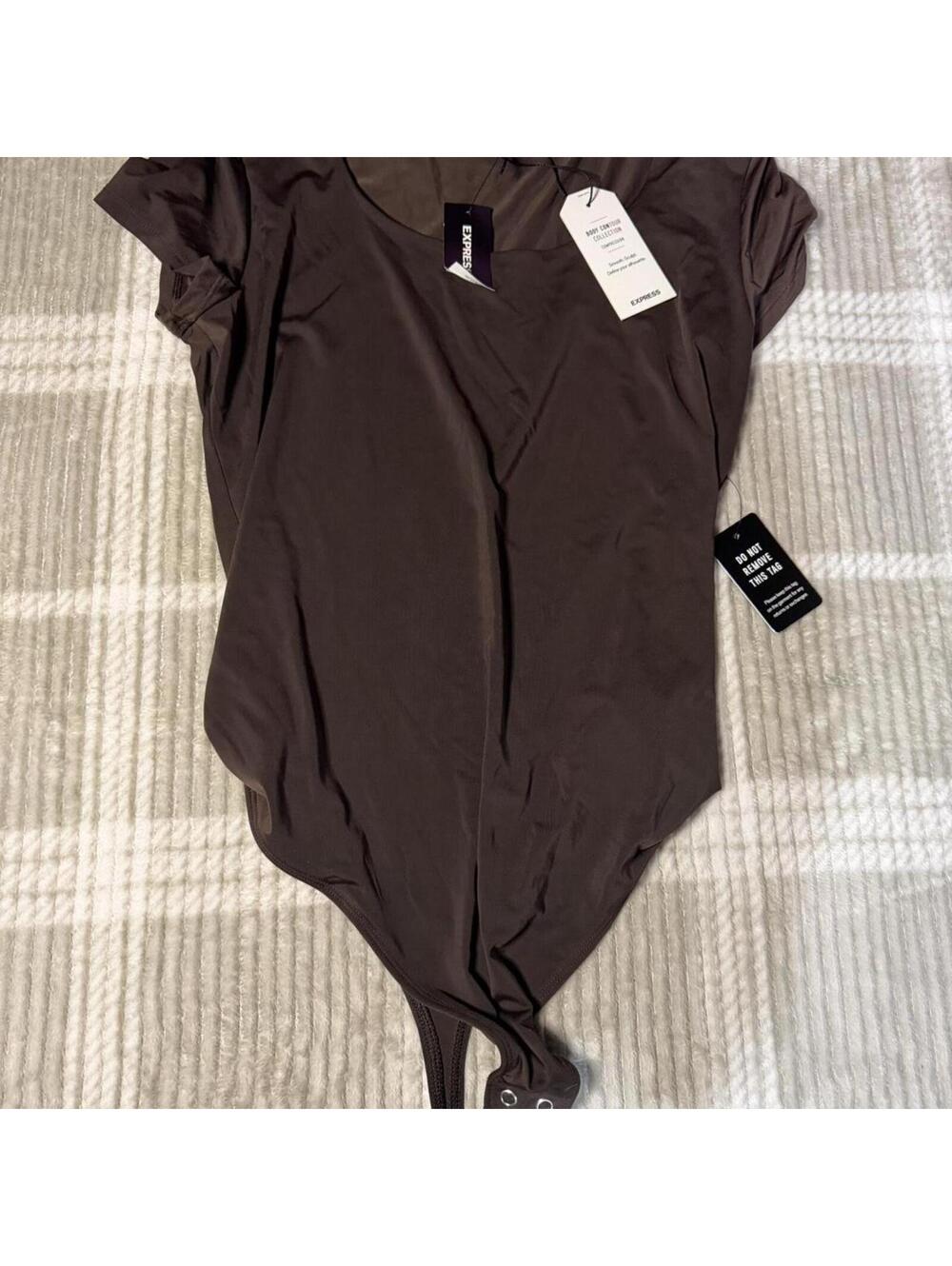 Brown Express bodysuit with ruched sleeves and scoop neckline. Size M #bodysuit